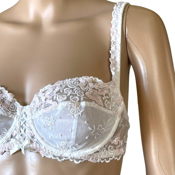 Vintage early 90s Lise Charmel retired style pink and white floral romantic bra - Picture 7 of 14